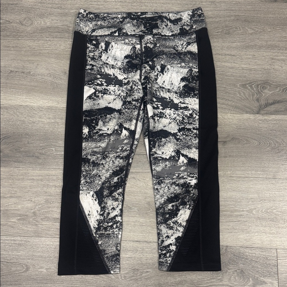 Black & White Marble Running Yoga Legging - Women’s Size Large Tek Gear